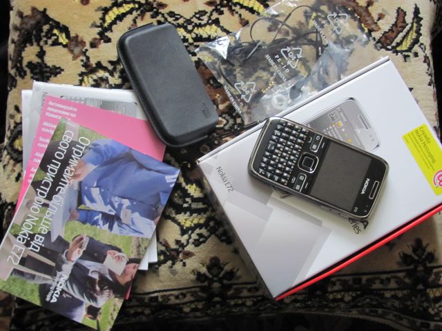 Комплект Nokia E72 Комплект Nokia E72